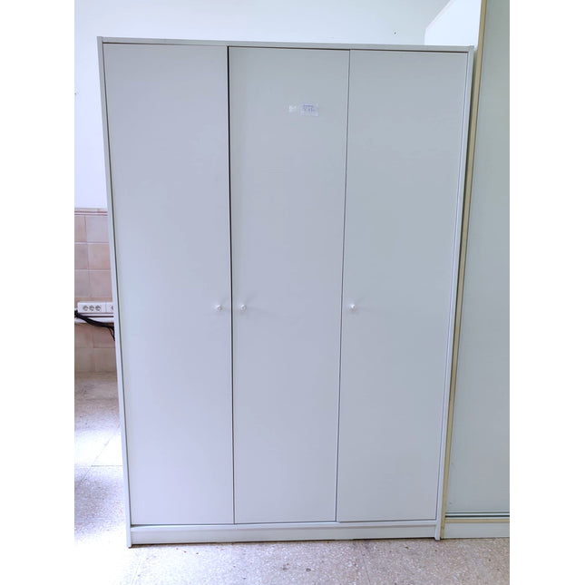 ARMARIO TRES PUERTAS
