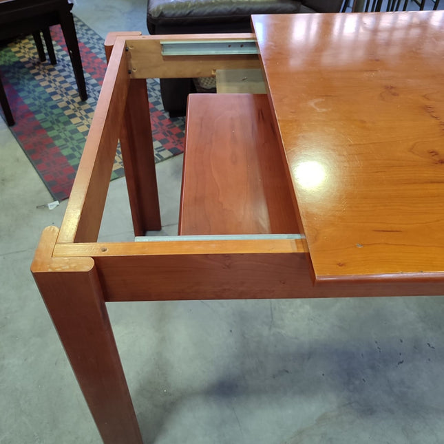 MESA DE COMEDOR CON SILLAS