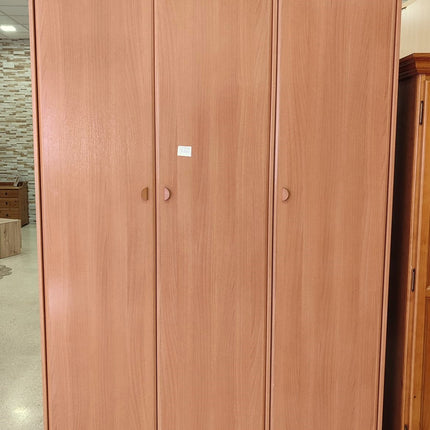 ARMARIO TRES PUERTAS