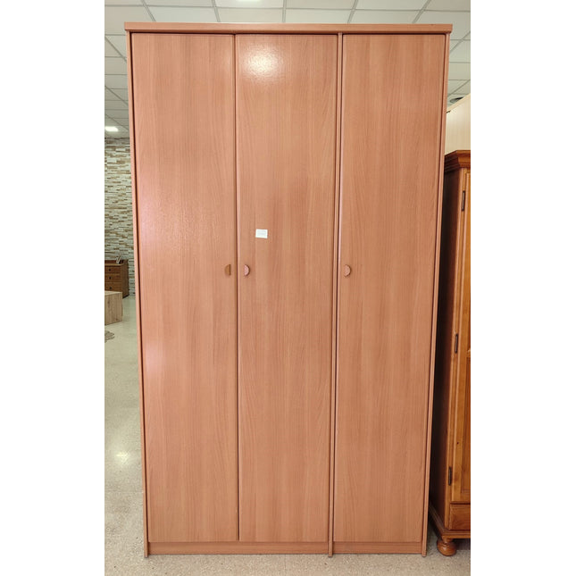 ARMARIO TRES PUERTAS