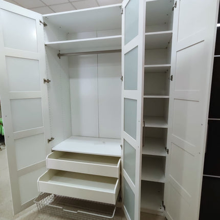 ARMARIO TRES PUERTAS