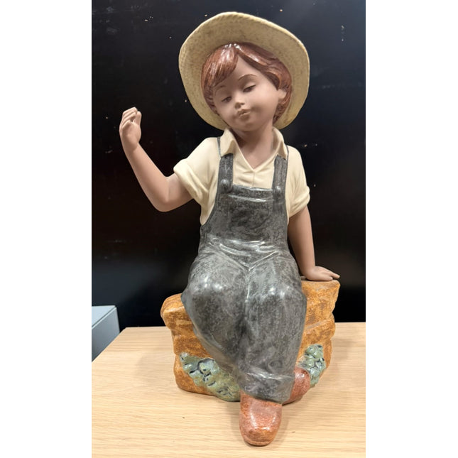 FIGURA DECORATIVA DE PORCELANA