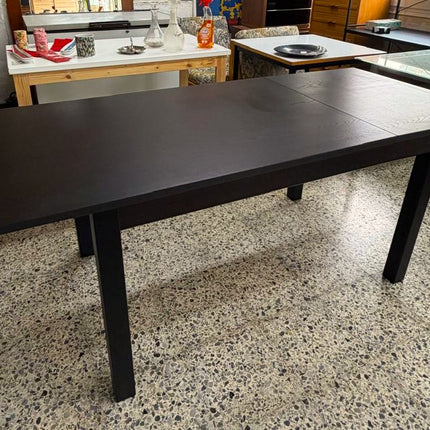 MESA Y SILLAS DE COMEDOR