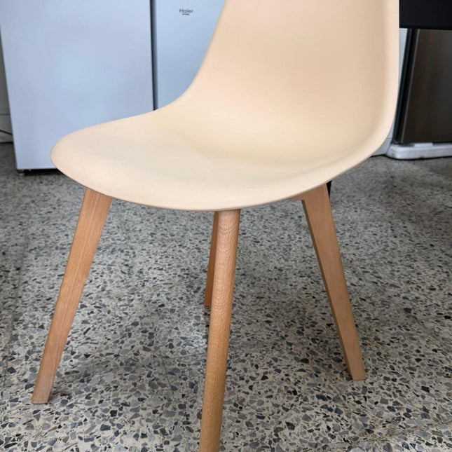 MESA Y SILLAS DE COMEDOR