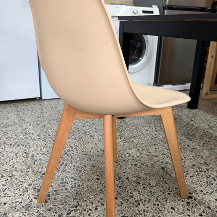 MESA Y SILLAS DE COMEDOR
