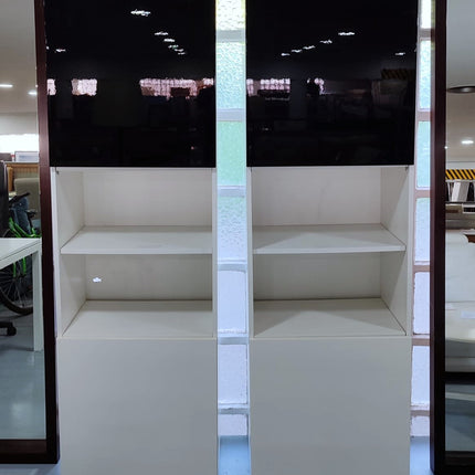 PAR DE MUEBLES AUXILIARES