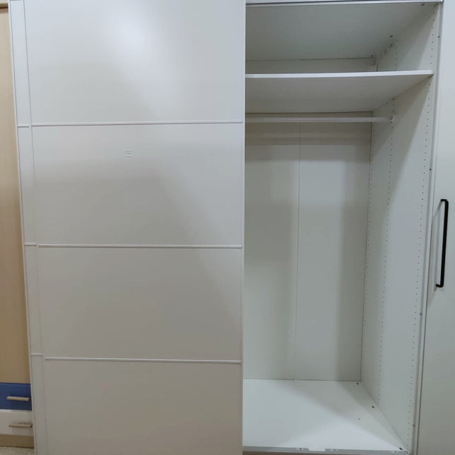ARMARIO DE PUERTAS CORREDERAS