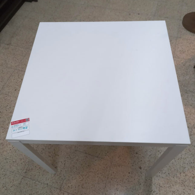 MESA DE COMEDOR PEQUEÑA