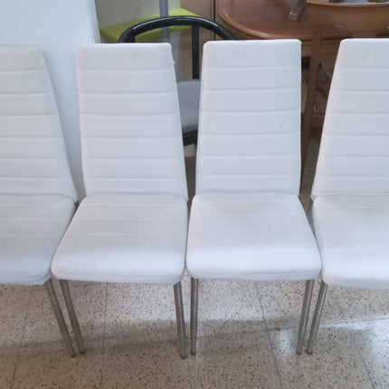 CUATRO SILLAS