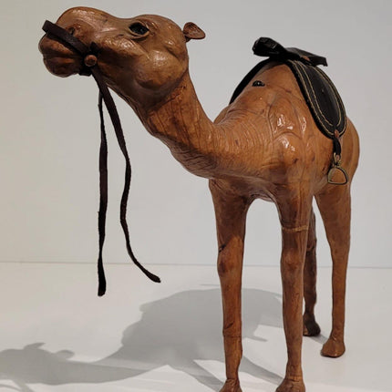 FIGURA DECORATIVA CAMELLO