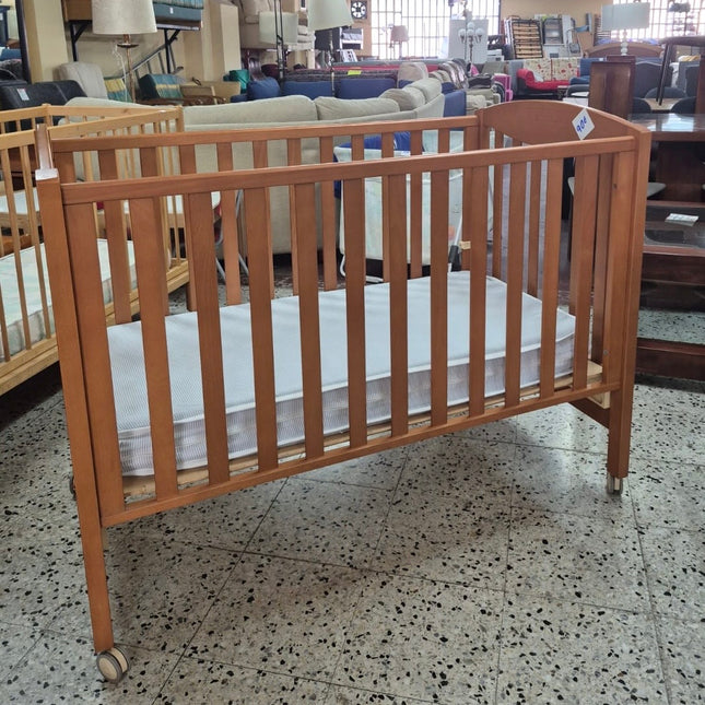 CUNA INFANTIL DE MADERA CON COLCHÓN