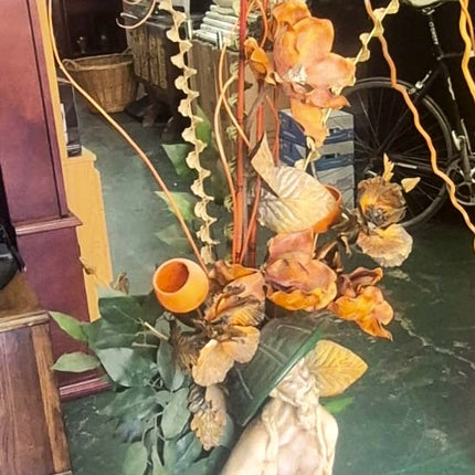 FIGURA DECORATIVA FLORERO